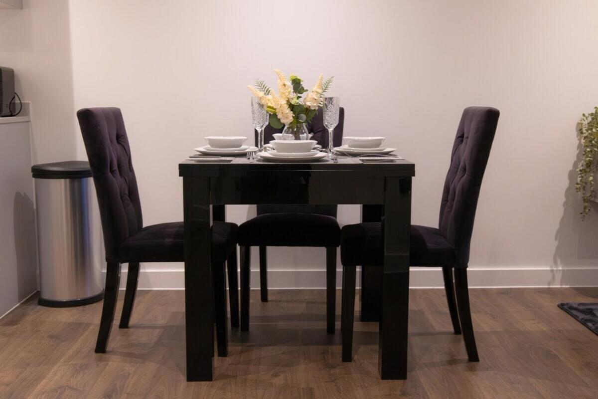 Luxury Mcr 2Bed,2Bath Apartment- Central Location! แมนเชสเตอร์ ภายนอก รูปภาพ