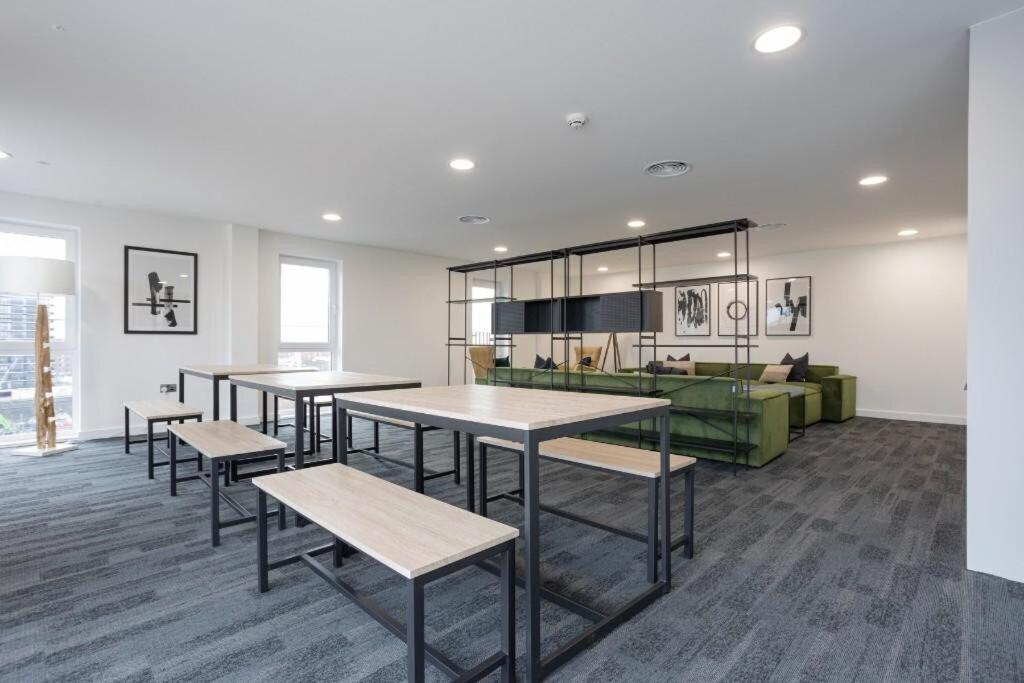 Luxury Mcr 2Bed,2Bath Apartment- Central Location! แมนเชสเตอร์ ภายนอก รูปภาพ